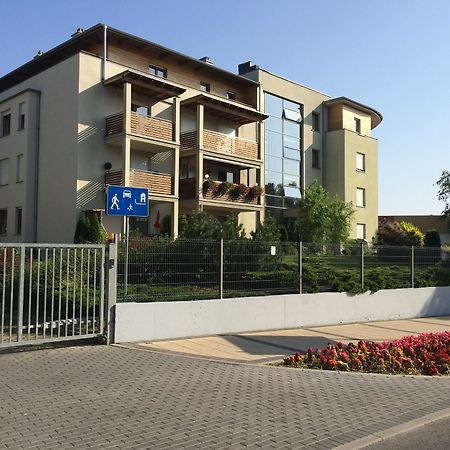 Apartament Pod Sosnami Ustka Esterno foto