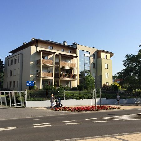 Apartament Pod Sosnami Ustka Esterno foto